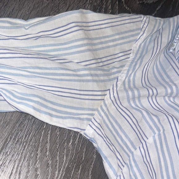 Abercrombie & Fitch XS blue striped cotton button down top - Picture 6 of 8